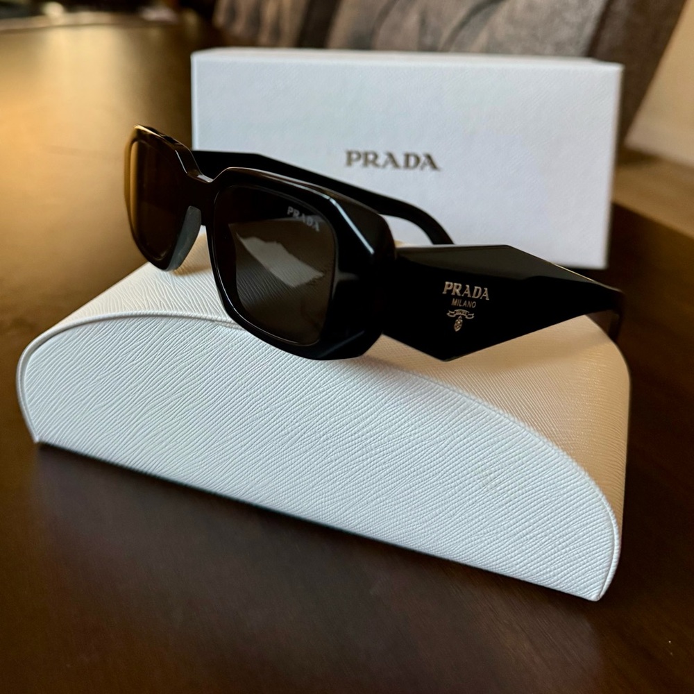 Prada Elegant Black Sunglasses - Picture 2 of 7